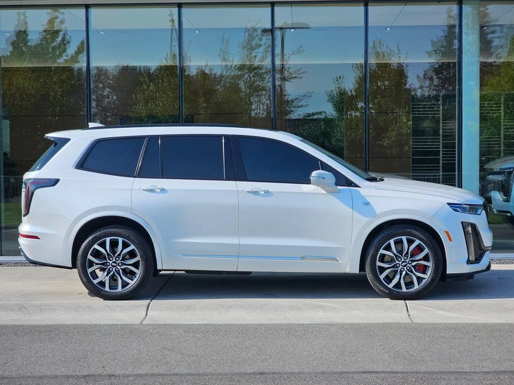Certified Used 2023 CRYSTAL WHITE TRICOAT Cadillac AWD Sport image 6