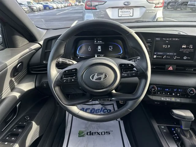 Used 2025 Red Hyundai SEL Sport image 14