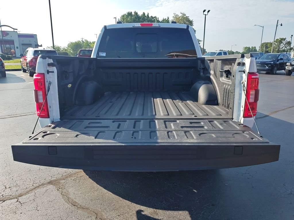 Used 2023 White Ford XLT image 9