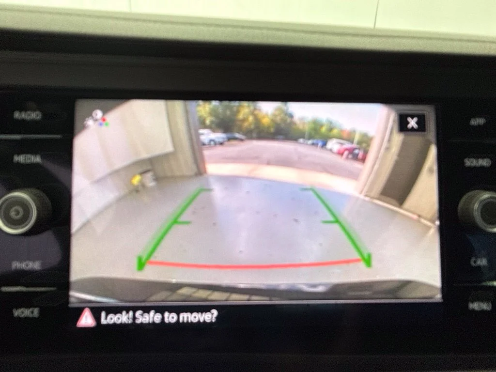 2022 Volkswagen Jetta GLI 2.0T AUTOBAHN 4dr Car Slide 21