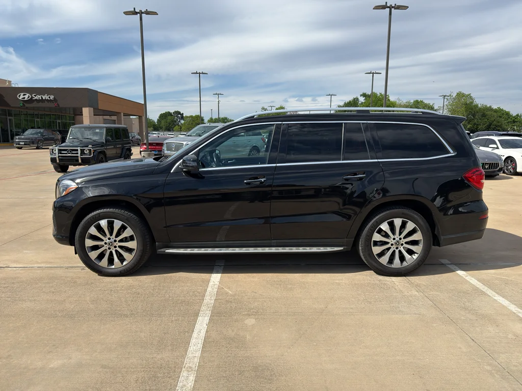 Used 2018 Obsidian Black Metallic Mercedes-Benz 450 4MATIC® image 25
