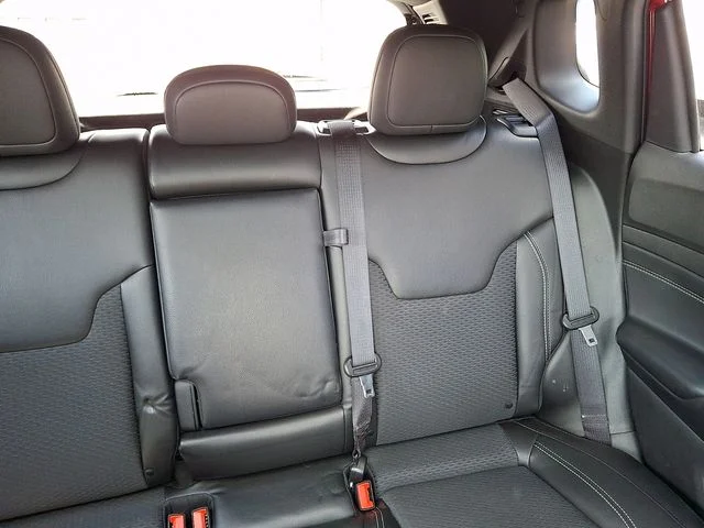Used 2023 Red Jeep Latitude image 20