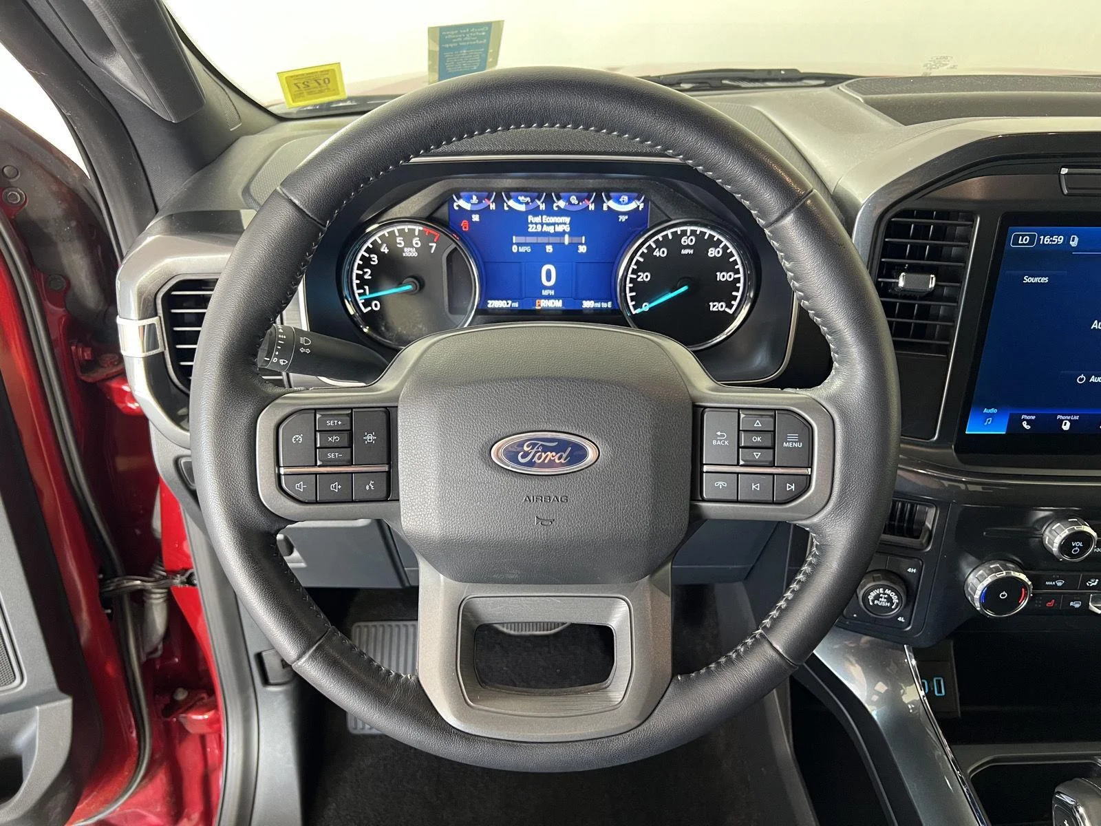 Used 2022  Ford XL image 7