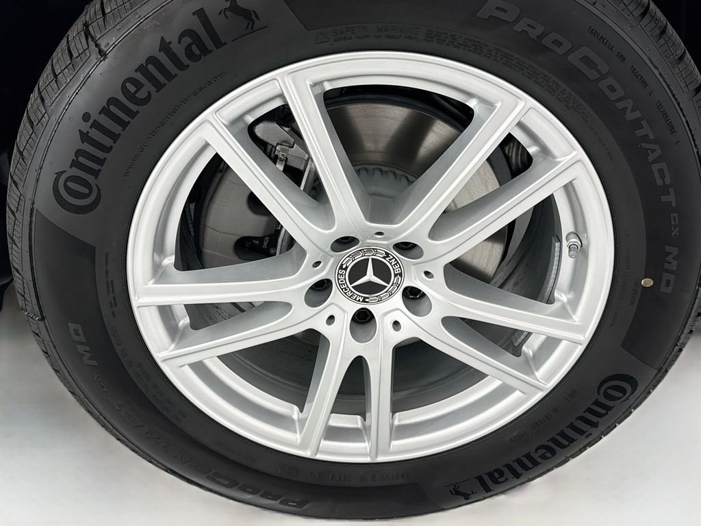 New 2027 Polar White Mercedes-Benz GLC 300 image 31