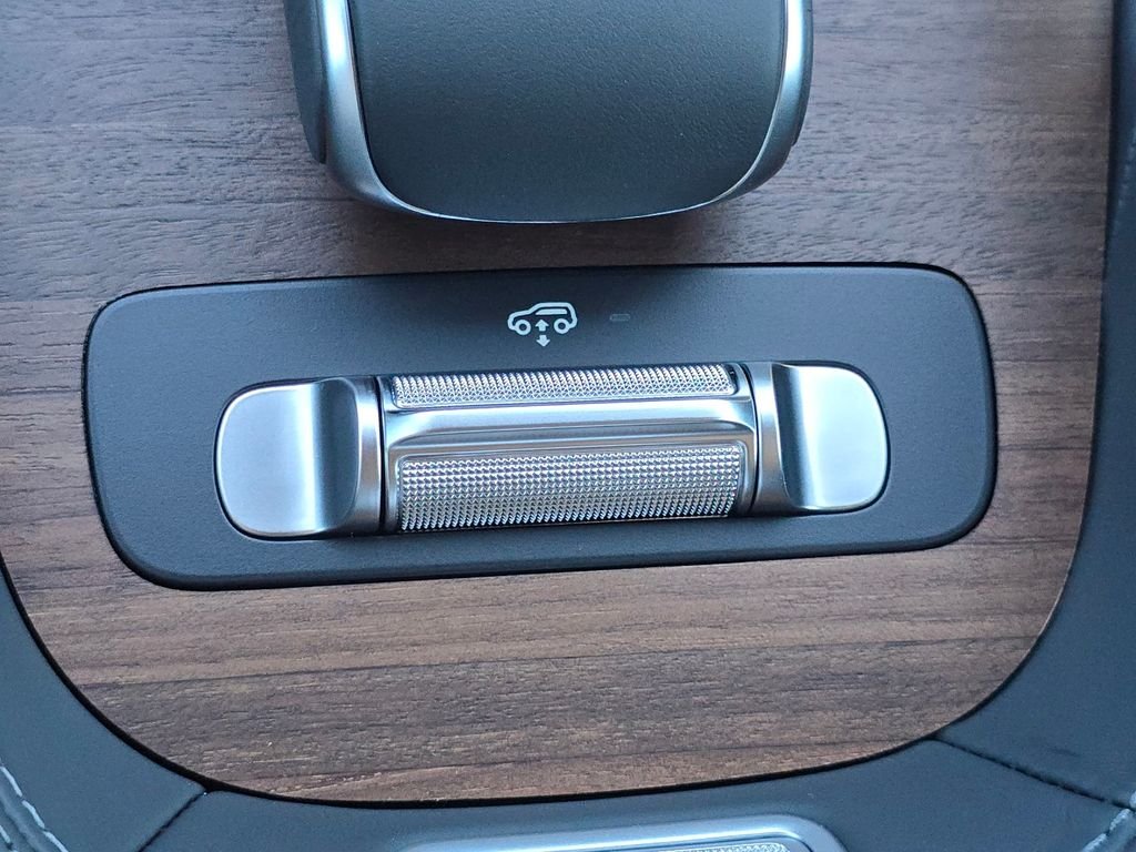New 2026 MANUFAKTUR Moonlight White Metallic Mercedes-Benz GLE 53 AMG® image 34
