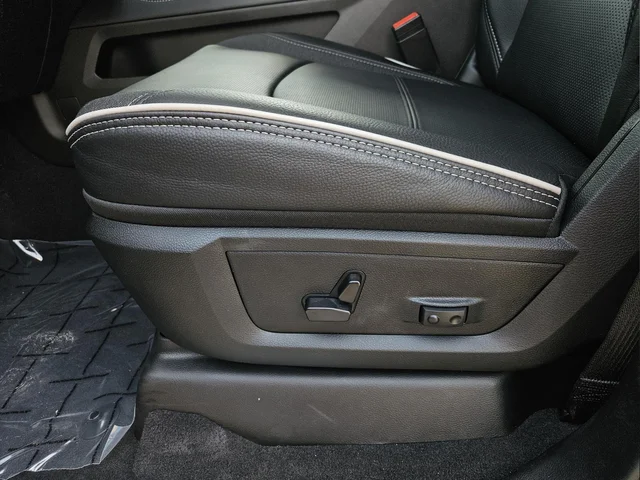 2025 RAM 3500 Limited - Photo 14