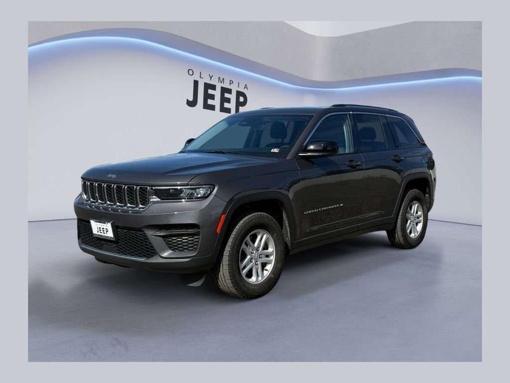 Used 2023 Gray Jeep Laredo image 1