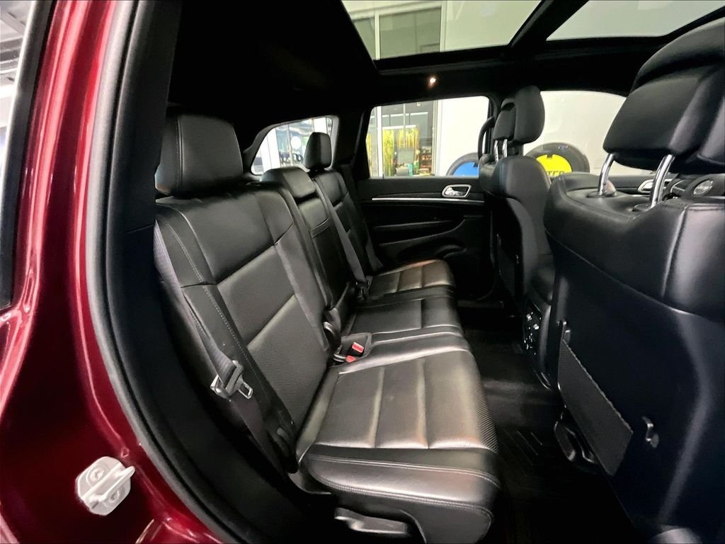Used 2020 Velvet Red Pearlcoat Jeep Limited image 16