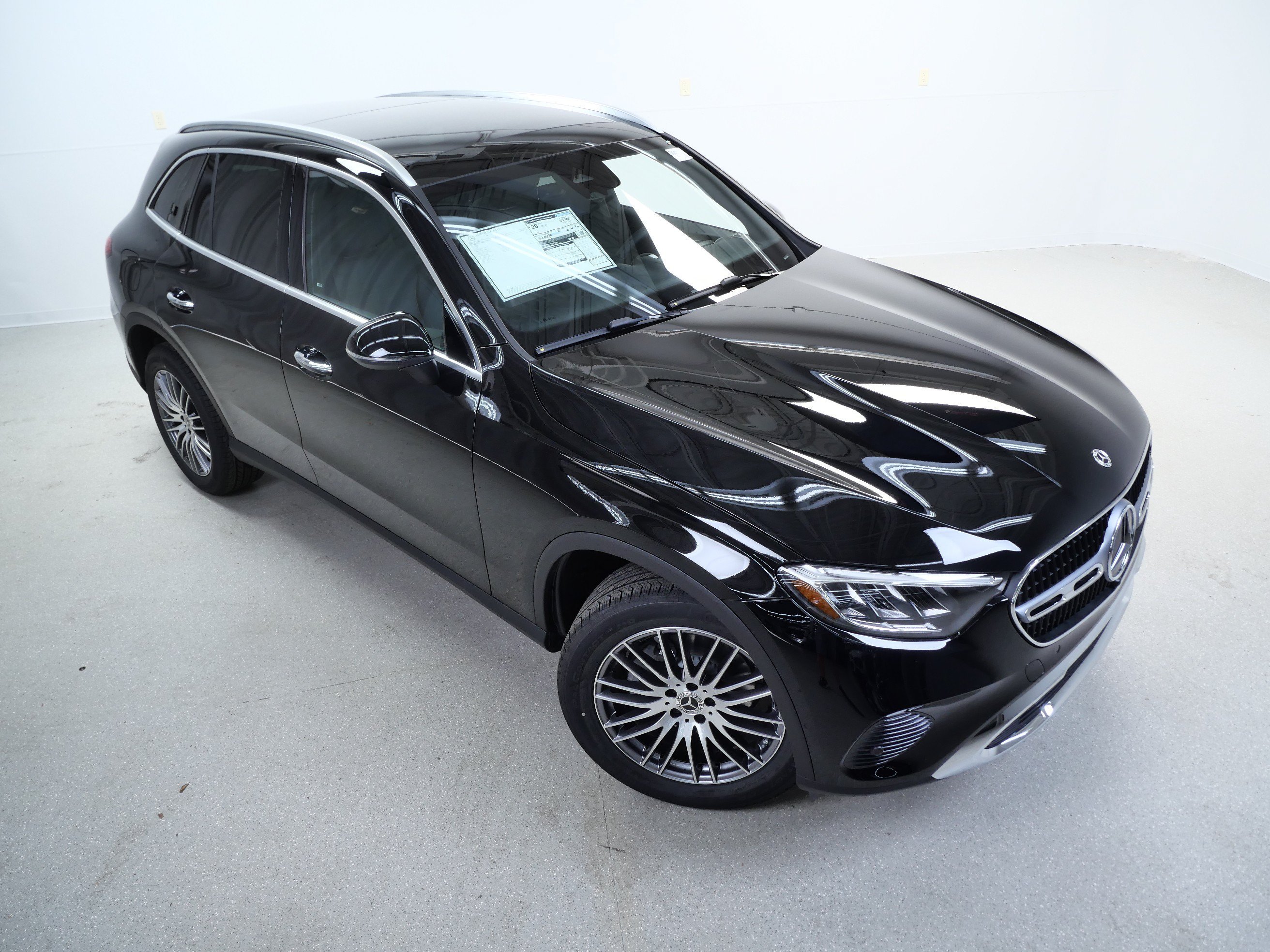 New 2026 Black Mercedes-Benz GLC 300 image 4