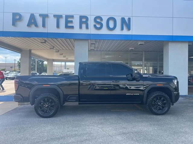 2025 GMC Sierra 4WD Crew Cab Standard Box AT4's photo
