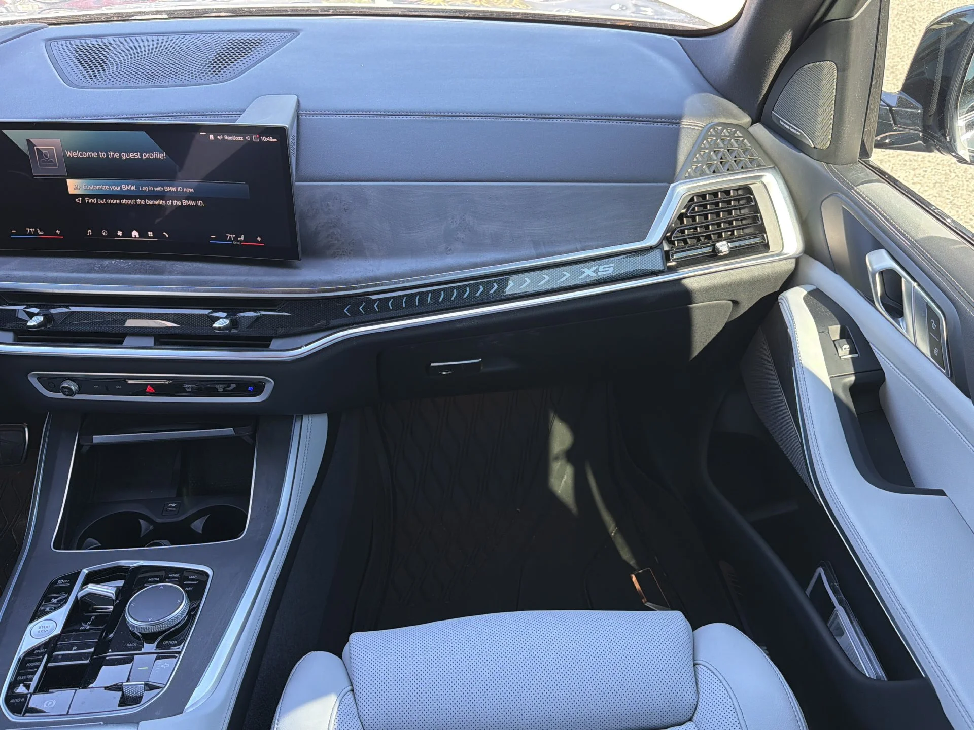 Used 2026 Gray BMW xDrive50e image 18