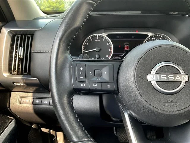 Used 2025 Silver Nissan SL image 13