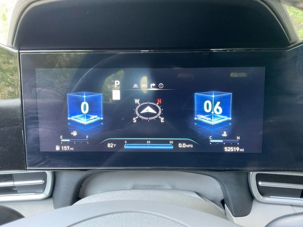 Used 2025 Gray Hyundai SEL Convenience image 20