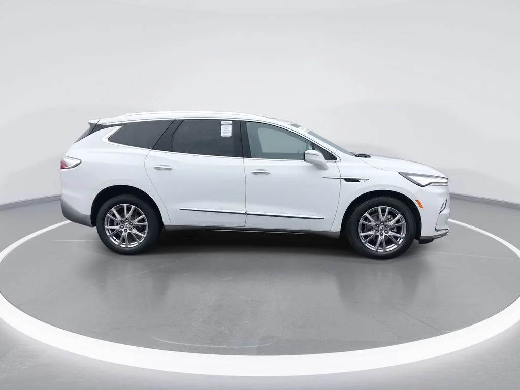 Used 2023 White Buick Essence image 9