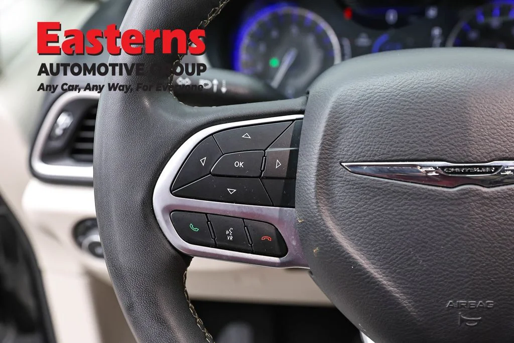 Used 2023 Black Chrysler Touring L image 14