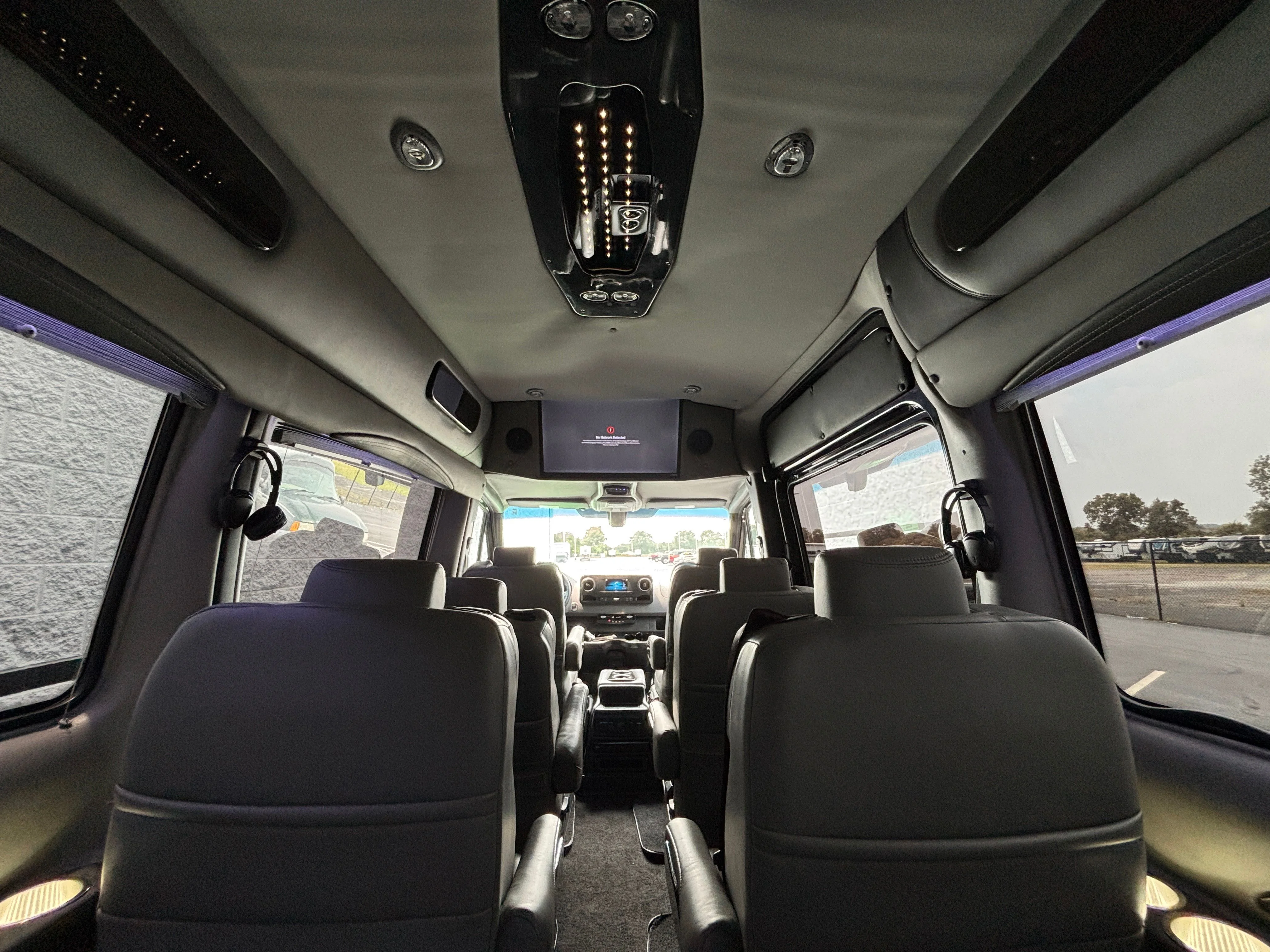 Used 2023 Black Mercedes-Benz Explorer Limited SE image 4