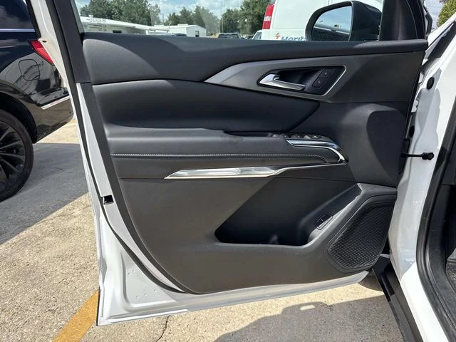 Used 2026 White Chevrolet LT image 32