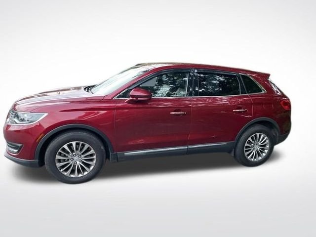 Used 2017 Ruby Red Metallic Lincoln Select image 6