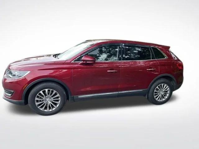 Used 2017  Lincoln Select image 6
