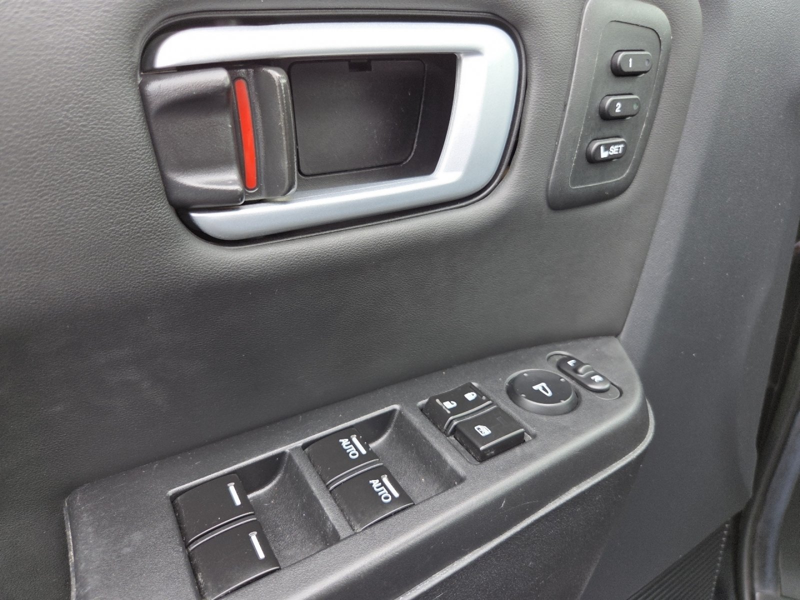 Used 2013 Crystal Black Pearl Honda Touring image 31