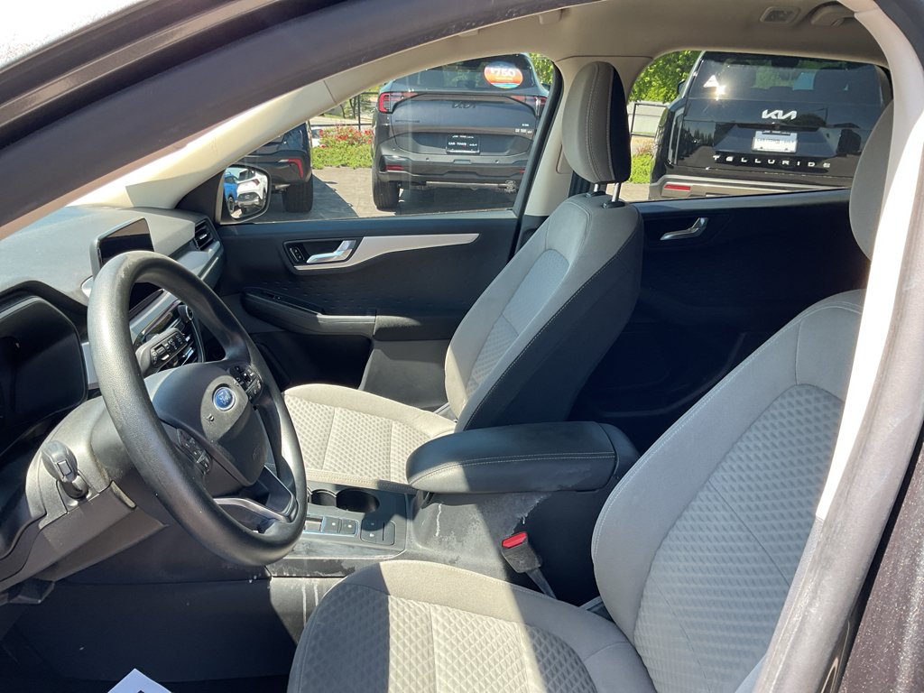 Used 2020 Magnetic Metallic Ford SE image 21