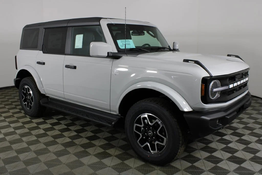 2026 Ford Bronco 4-Door Outer Banks