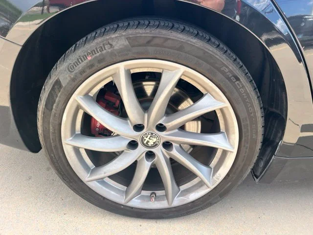 Used 2024  Alfa Romeo Base image 9