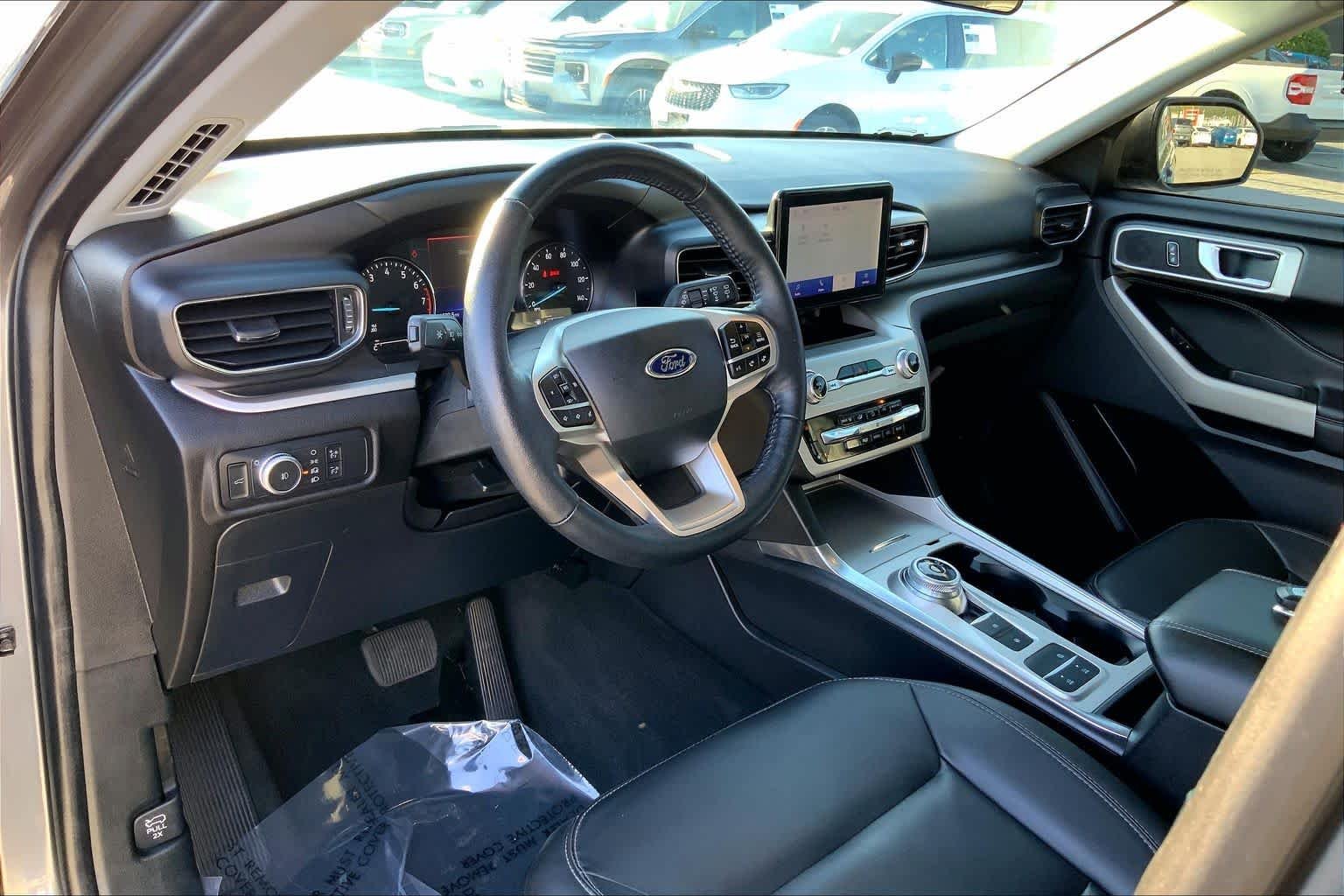 Used 2022 Carbonized Gray Metallic Ford XLT image 17