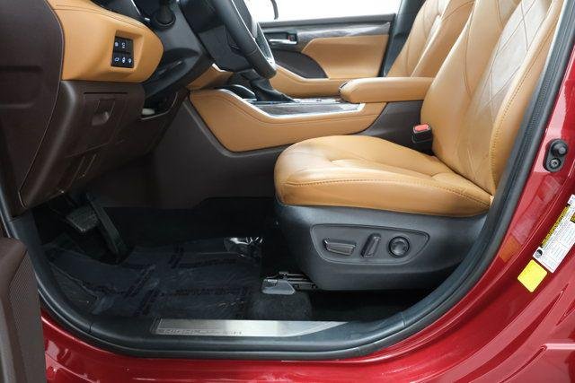 Certified Used 2021 RUBY FLARE PEARL Toyota  image 36