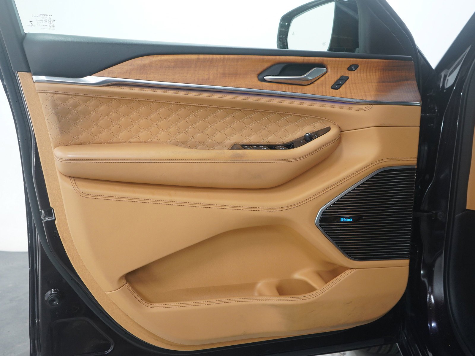 Used 2022 Ember Pearlcoat Jeep Summit image 23