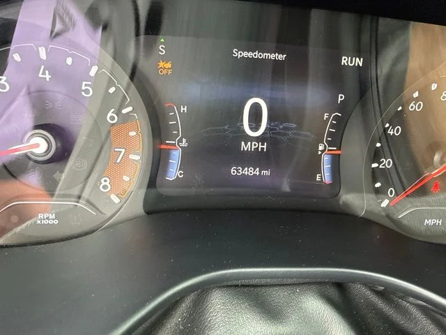 Used 2024  Jeep Latitude image 33