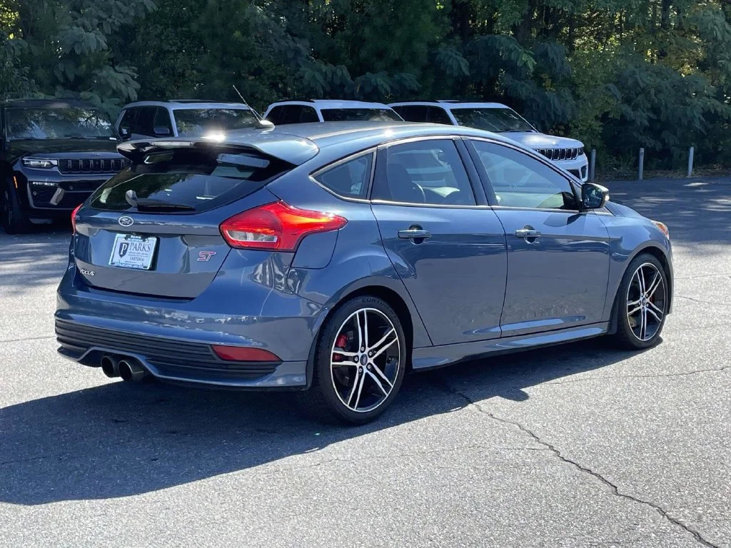 Used 2018 Blue Ford ST image 8