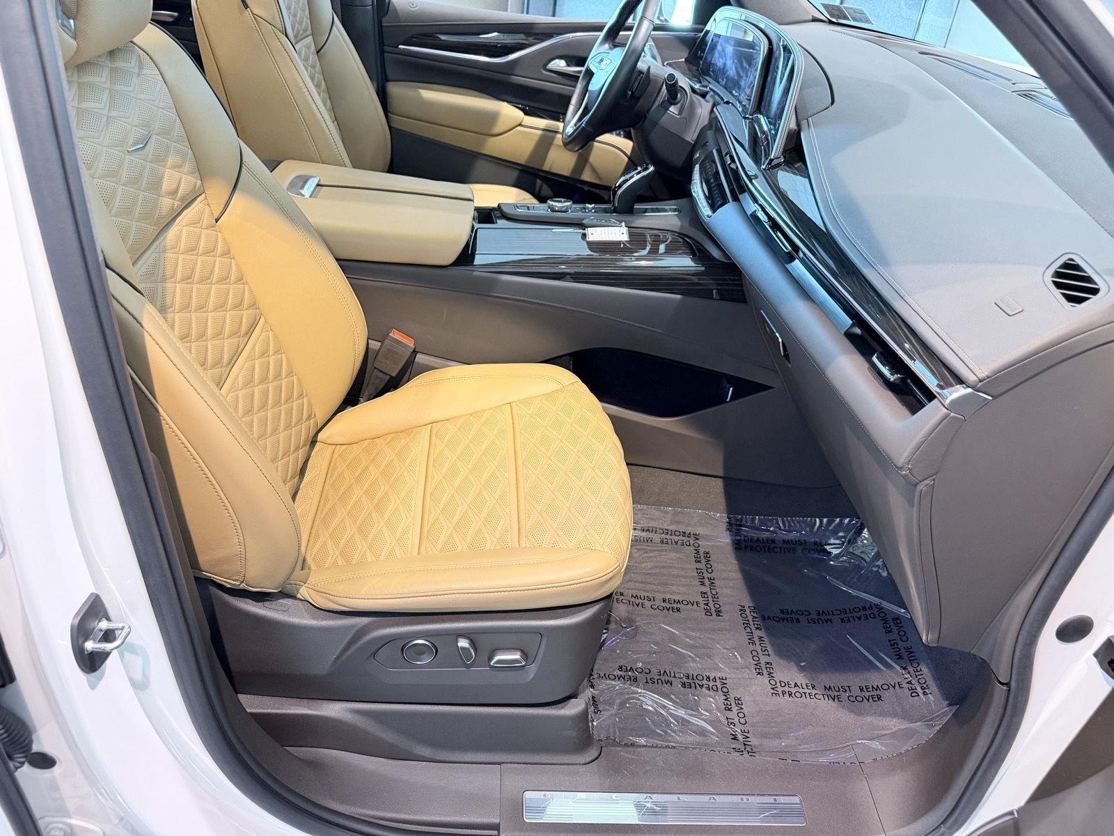 Used 2021 CRYSTAL WHITE TRICOAT Cadillac Premium Luxury image 36
