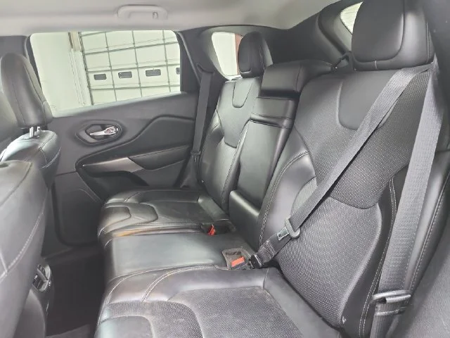 Used 2019 Gray Jeep Limited image 12