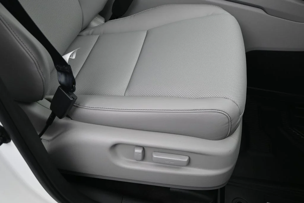 New 2026 Platinum White Pearl Honda RTL image 10