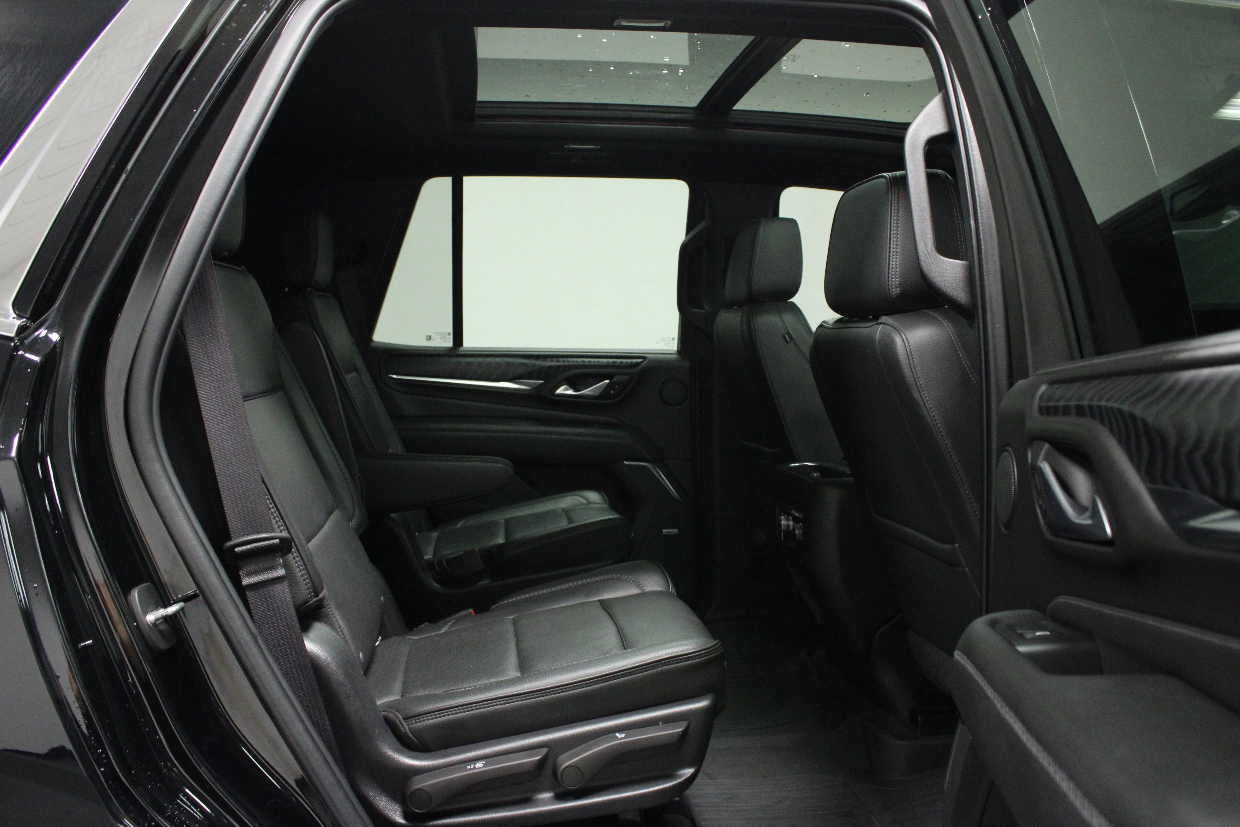 Used 2022 Onyx Black GMC Denali image 16