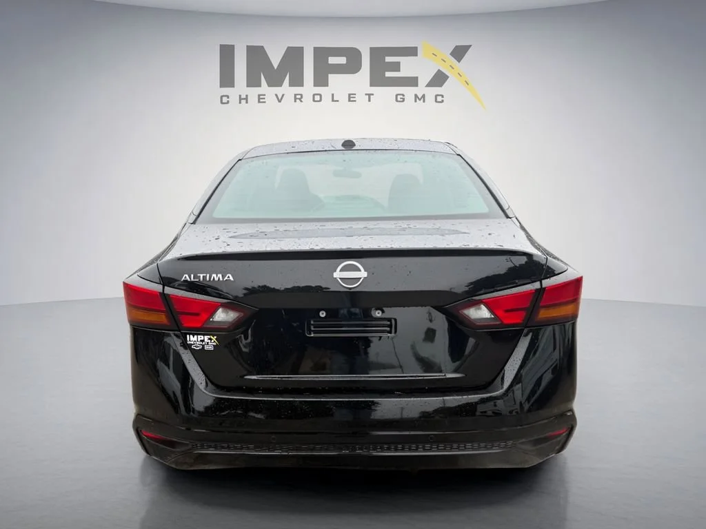 Used 2025 Black Nissan S image 3