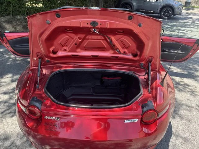 Used 2016 Red Mazda Grand Touring image 11