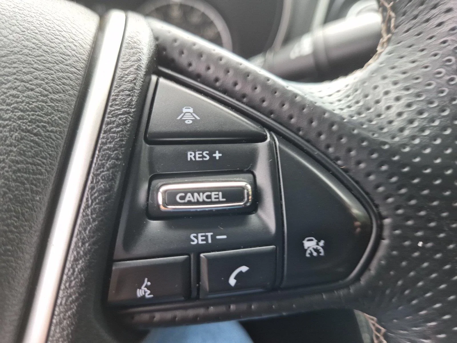 Used 2023 Silver NISSAN  image 20