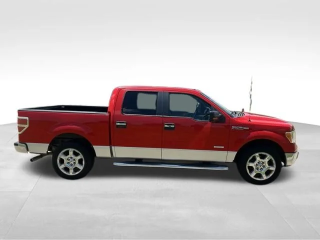 Used 2013 Red Ford XLT image 2
