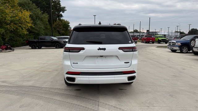 Used 2025 White Jeep Summit image 4