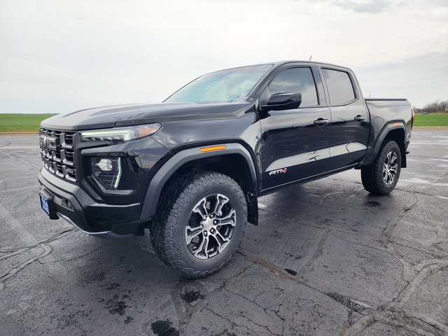 2024 GMC Canyon 4WD AT4