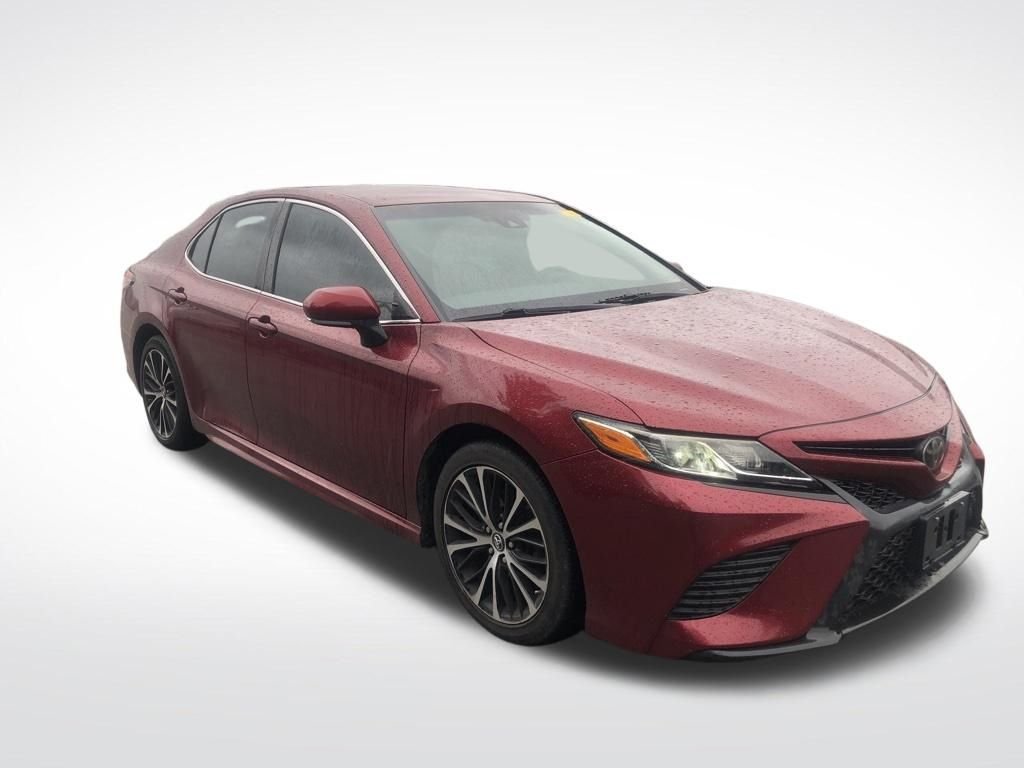 Used 2018 Red Toyota SE image 3