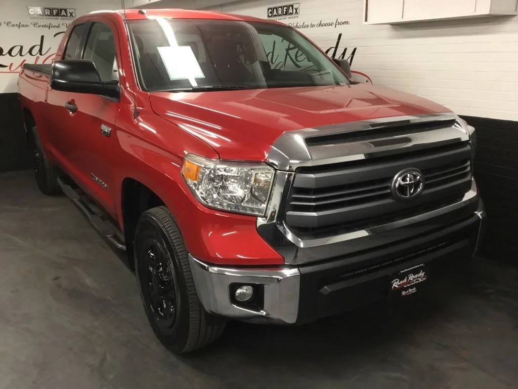 Used 2014 Red Toyota SR5 image 2