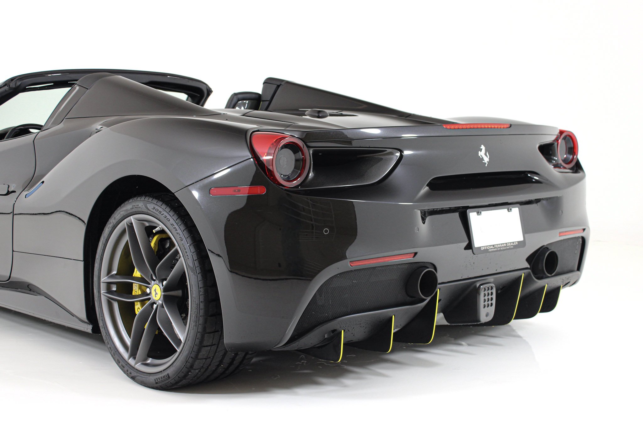 Used 2017 Black Ferrari  image 7