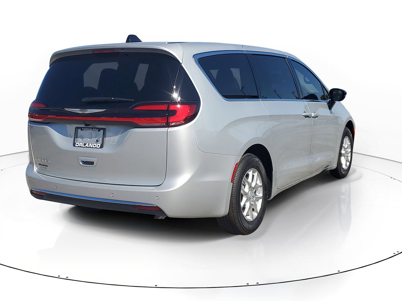 New 2026 Silver Mist Clear-Coat Exterior Paint Chrysler Select image 3