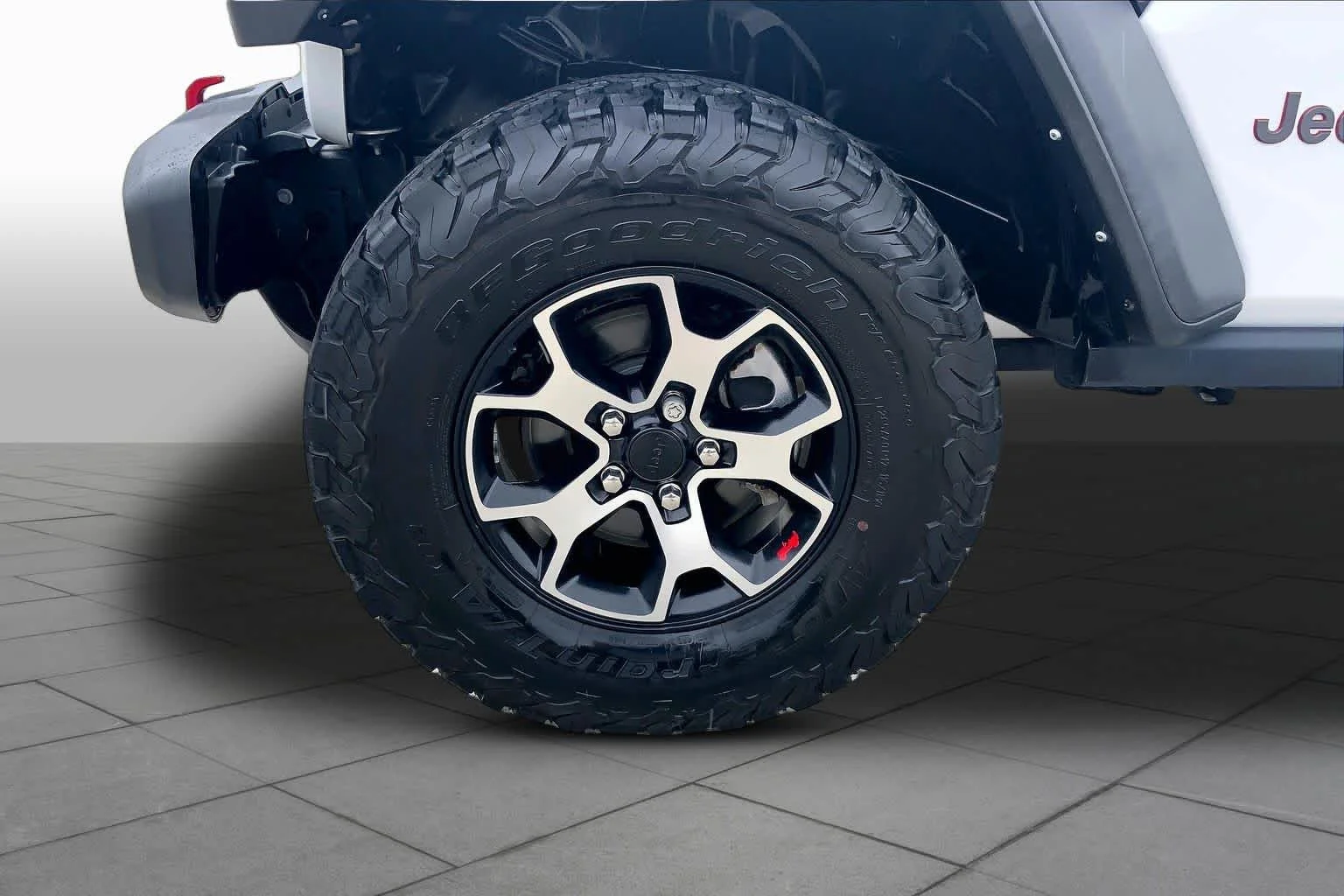 Used 2022 Bright White Clearcoat Jeep Rubicon image 9