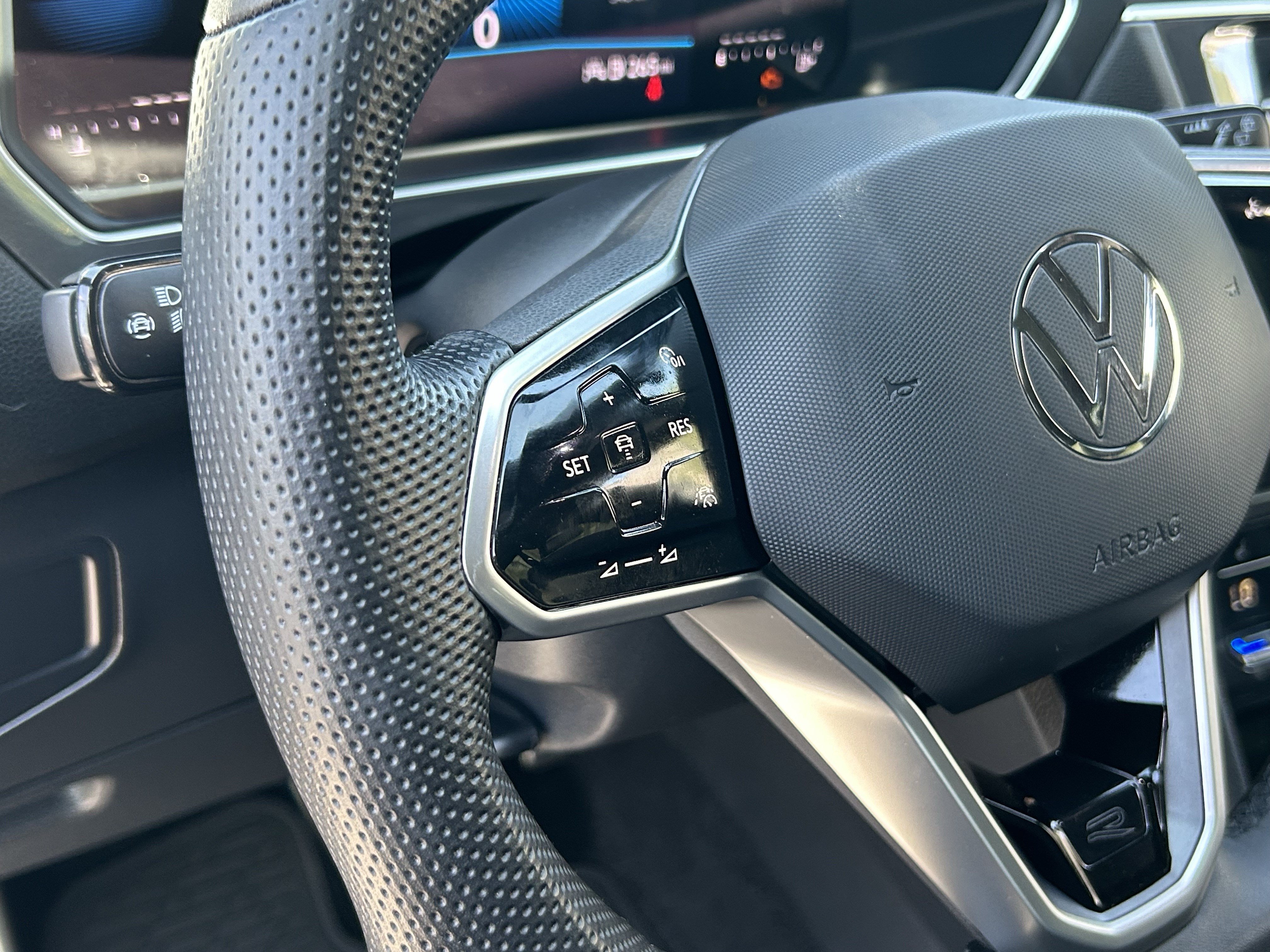 Used 2024 Platinum Gray Metallic Volkswagen SE R-Line Black image 29