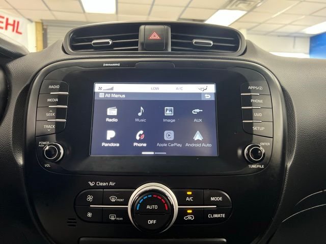 Used 2018 Silver Kia Base image 27