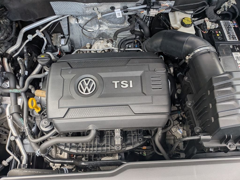 Certified Used 2022  Volkswagen 2.0T SEL image 38